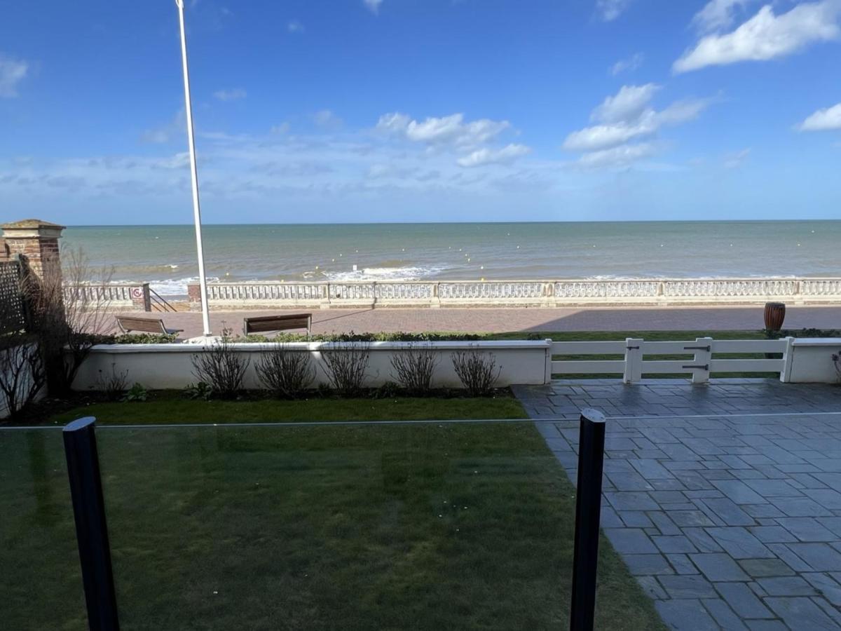 Studio En Centre-Ville De Cabourg Avec Balcon Et Parking - Fr-1-487-345 Exteriör bild